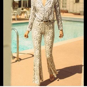 Novella Royale Janis Bells in Vanilla Bordeaux. Size XS.